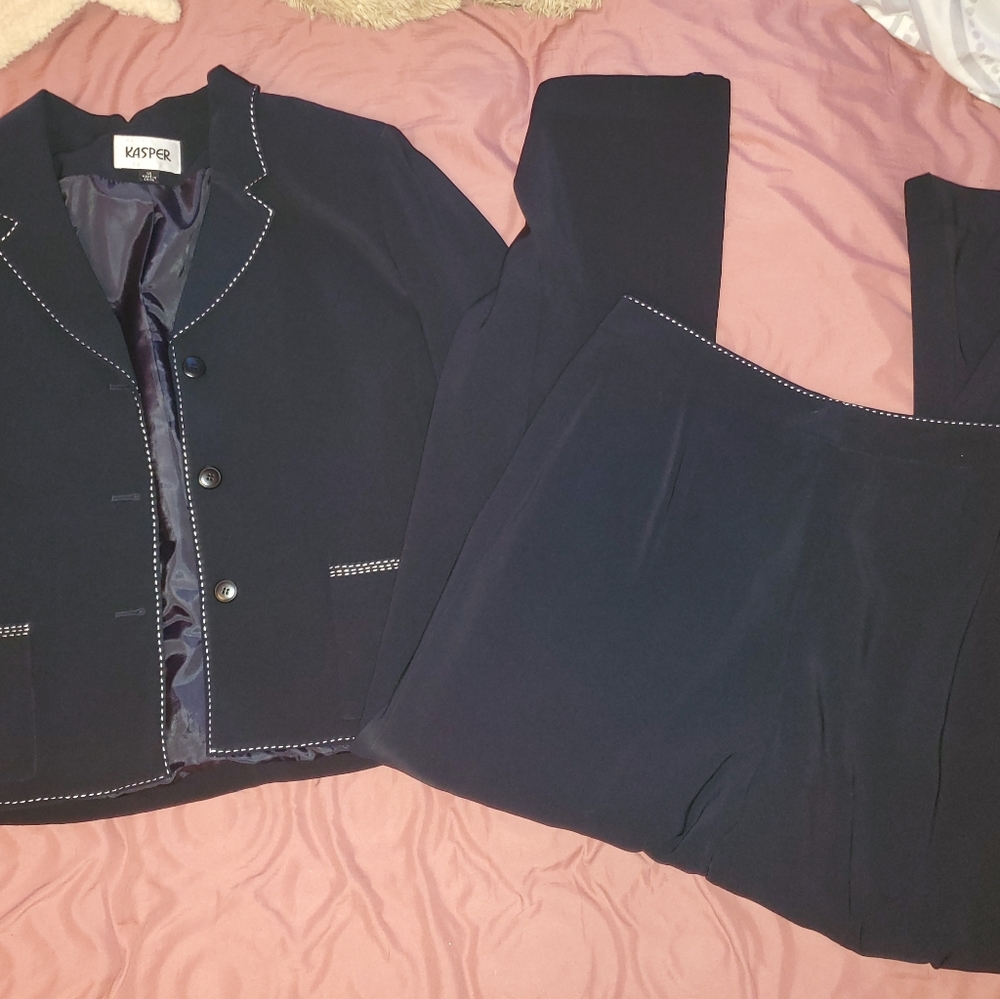 Kasper pantsuit